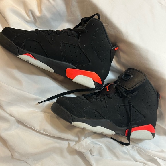 Jordan 6 Retro Black Infrared (2019) (PS) - Picture 3 of 8
